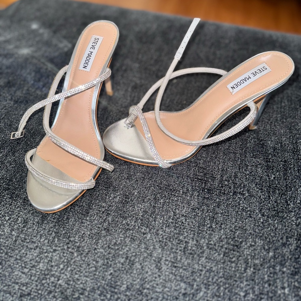 Heels - Picture 2 of 3